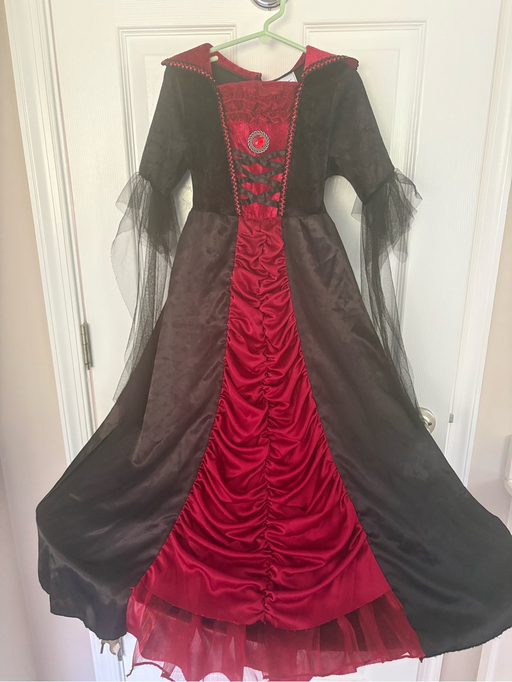 SPIRIT HALLOWEEN Red and Black Gothic Empire Vampires Costume Dress Size S Child